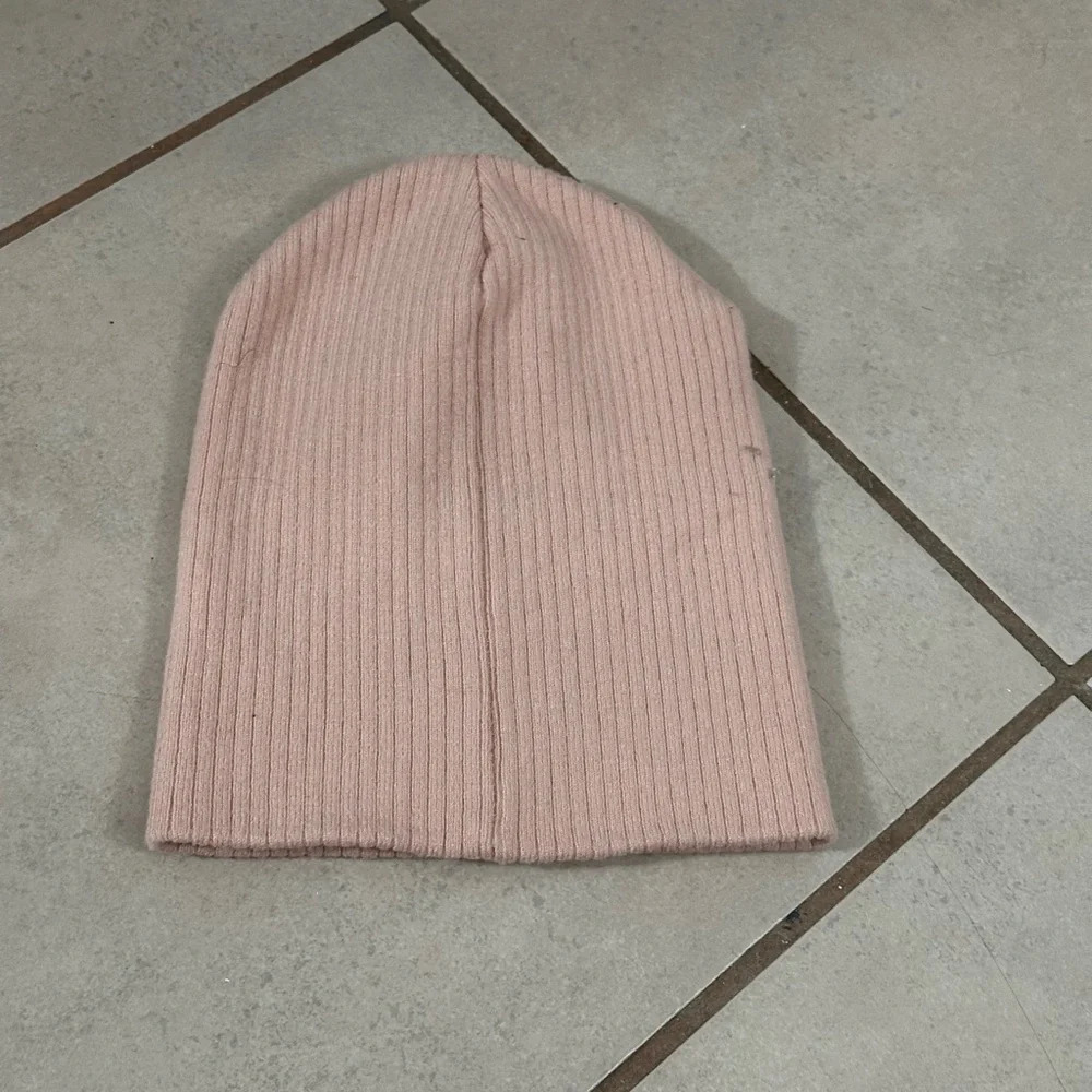 Time and tru Women Ribbed Winter Beige/pink beanie one size